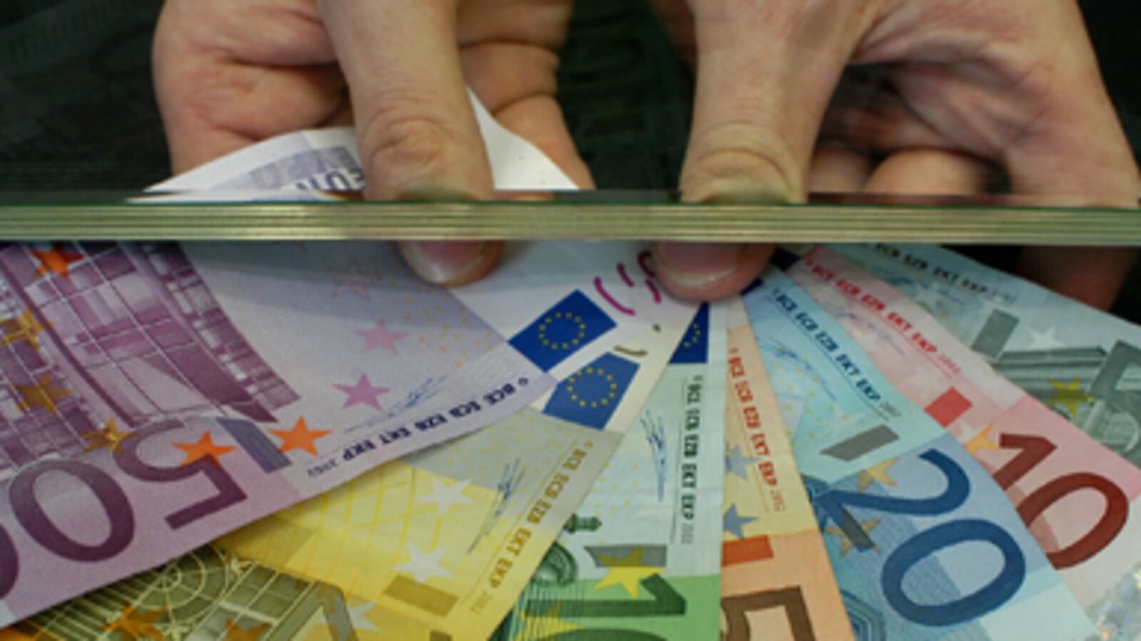 cheats/2011/05/03/portugal-reaches-116b-bailout-deal/portugal-bailout-1_riut4t