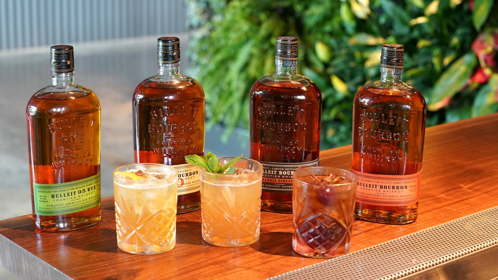 The_New_Bulleit_Distilling_Co._Visitor_Experience_Cocktail_Bar_in_Shelbyville_KY_copy_nnfqjw