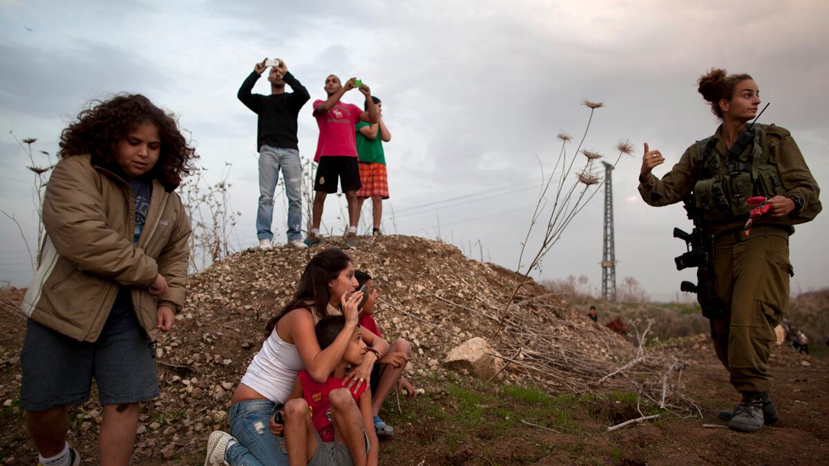 cheats/2012/11/17/rocket-fired-at-tel-aviv/israel-iron-dome-gaza-cheat_urhoid