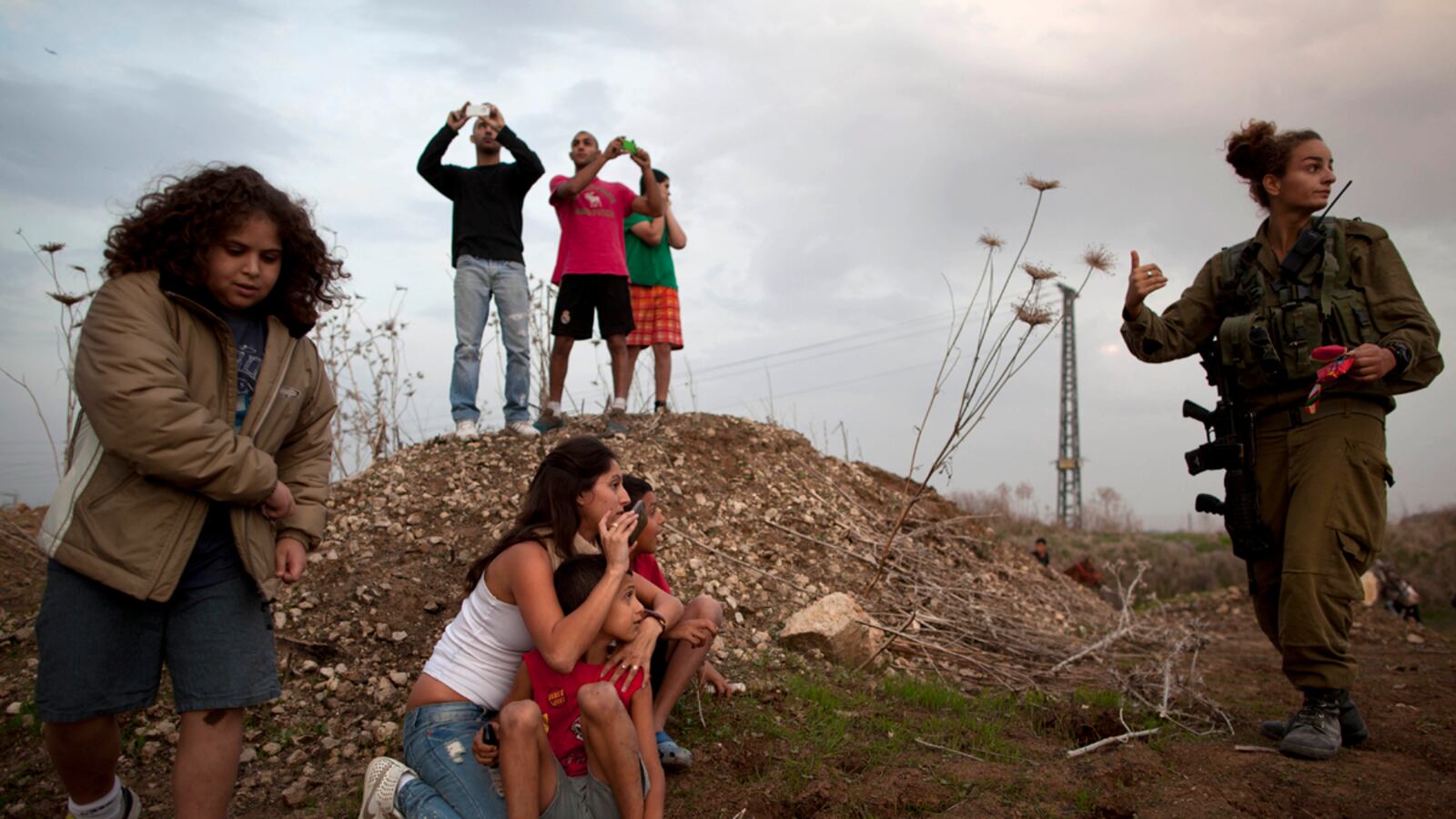 cheats/2012/11/17/rocket-fired-at-tel-aviv/israel-iron-dome-gaza-cheat_urhoid