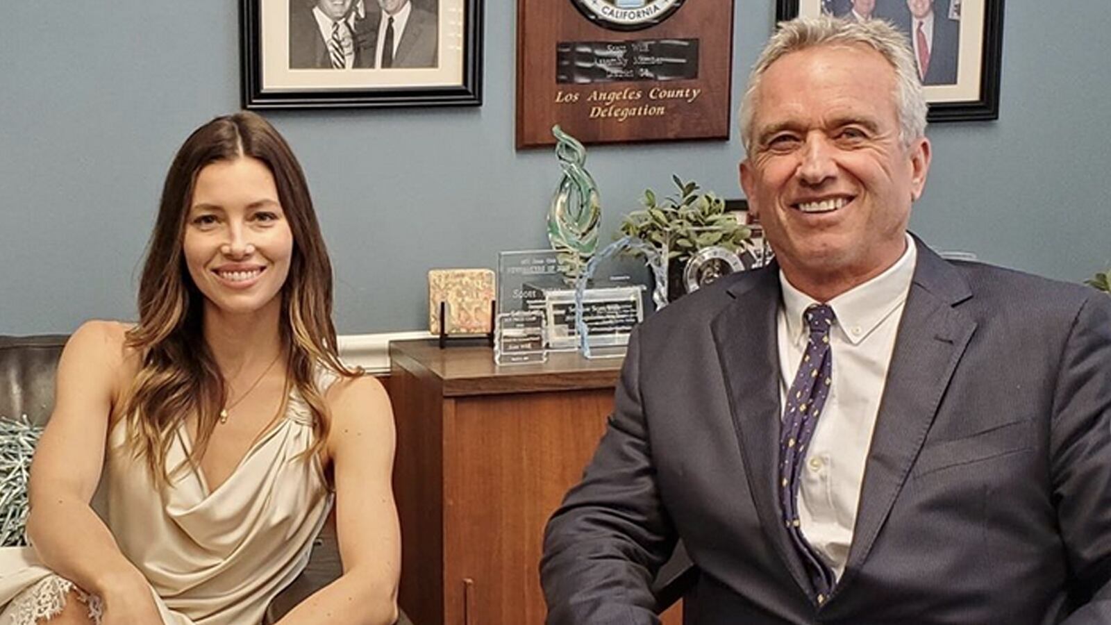 190612-Hitt-Ant-Vaxx-Jessica-Biel-tease_qwgg2o