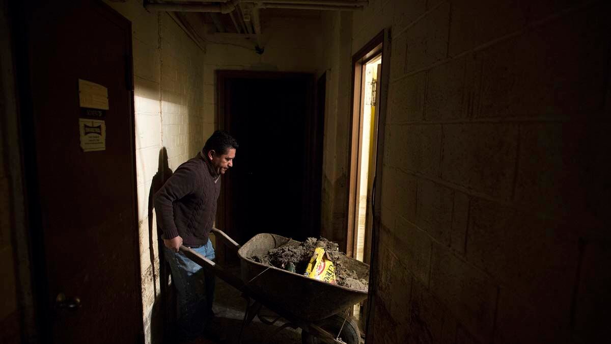 articles/2012/11/16/text-in-to-help-hurricane-sandy-victims/strochlic-sandy-text-tease-embed_iipbgx