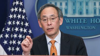 articles/2011/04/04/no-japan-effect-steven-chus-plan-for-clean-and-safe-energy-in-america/avlon-steven-chu_171120_alpc2h
