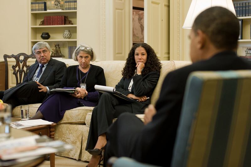 articles/2011/09/19/ron-suskind-interview-confidence-men-white-house-women-revolt/women-white-house-suskind-teaser_bquckh