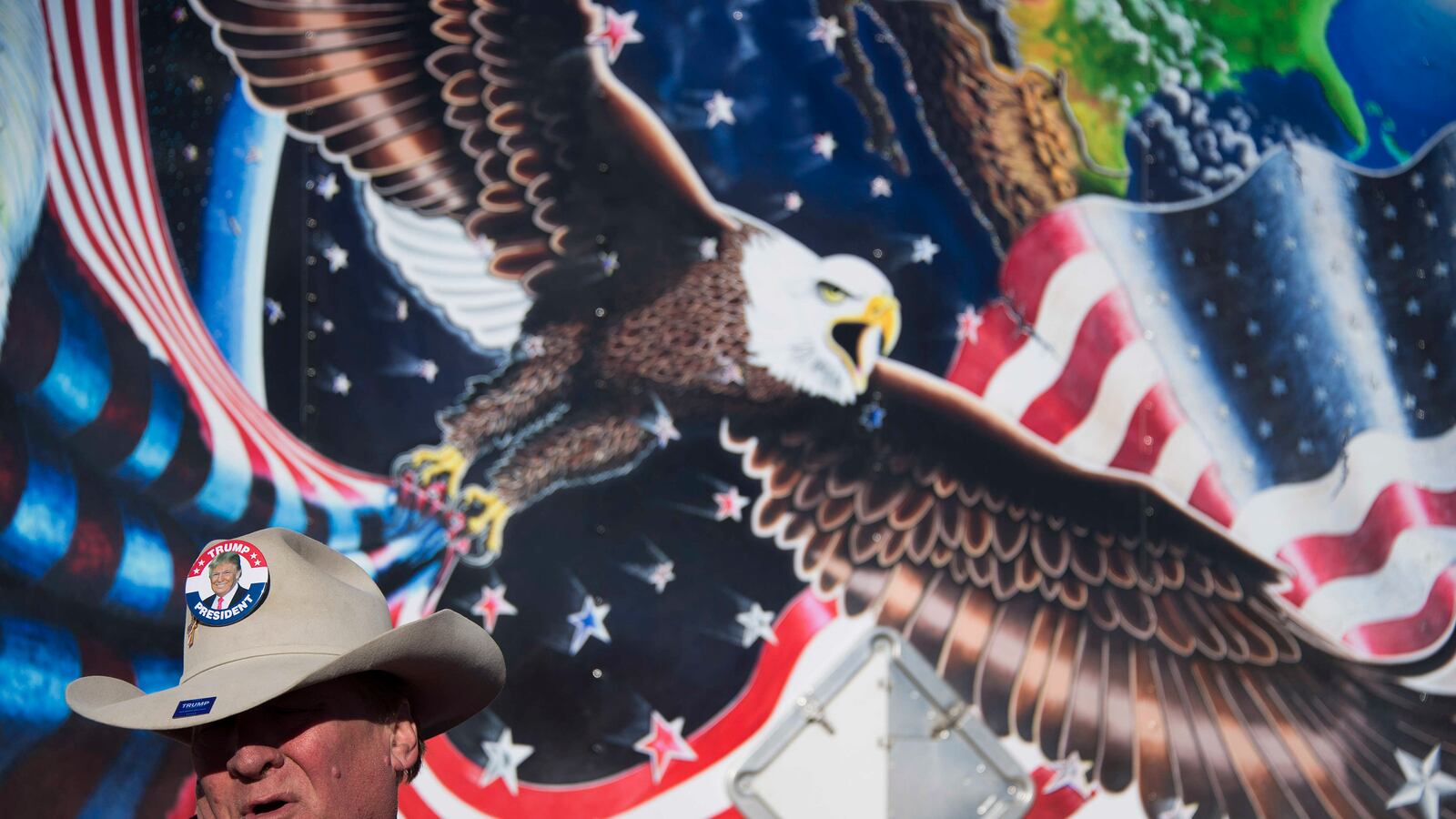 articles/2016/07/30/dismissing-trump-fans-as-white-trash-gets-our-class-system-all-wrong/160729-isenberg-trump-supporters-tease_fsos1e