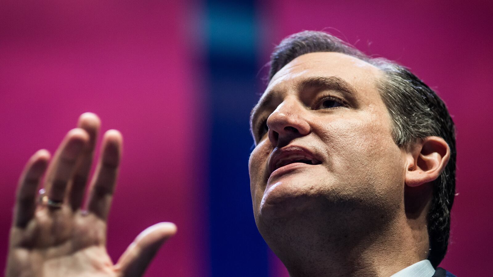 articles/2015/11/10/ted-cruz-s-wingnut-wingmen/151110-woodruff-cruz-tease_e0mc6j
