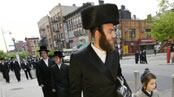 articles/2009/12/14/the-great-new-york-city-bicycle-wars/varadarajan-hasid-hipsters_69182_jzzwfx
