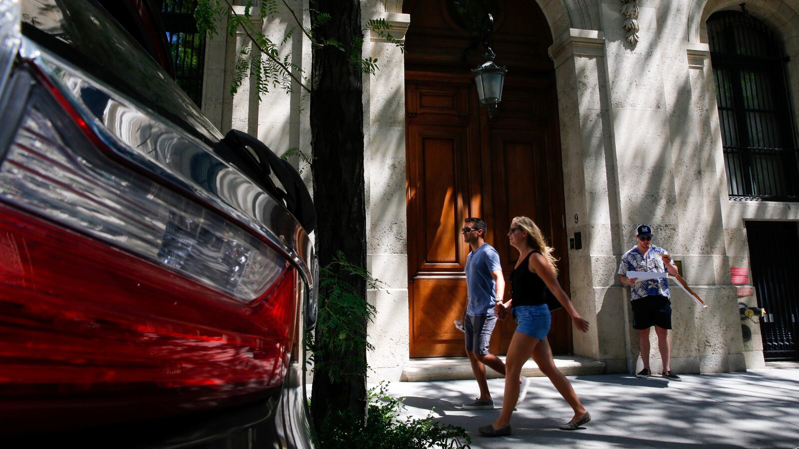 2019-08-10T164159Z_617523170_RC1D28EBAF00_RTRMADP_3_PEOPLE-JEFFREY-EPSTEIN_ylnepf