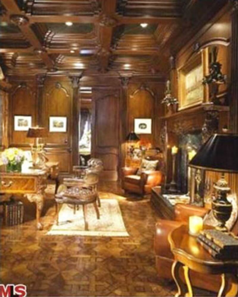 galleries/2010/08/04/the-house-where-michael-jackson-died/where-jacko-died---5_zstdum