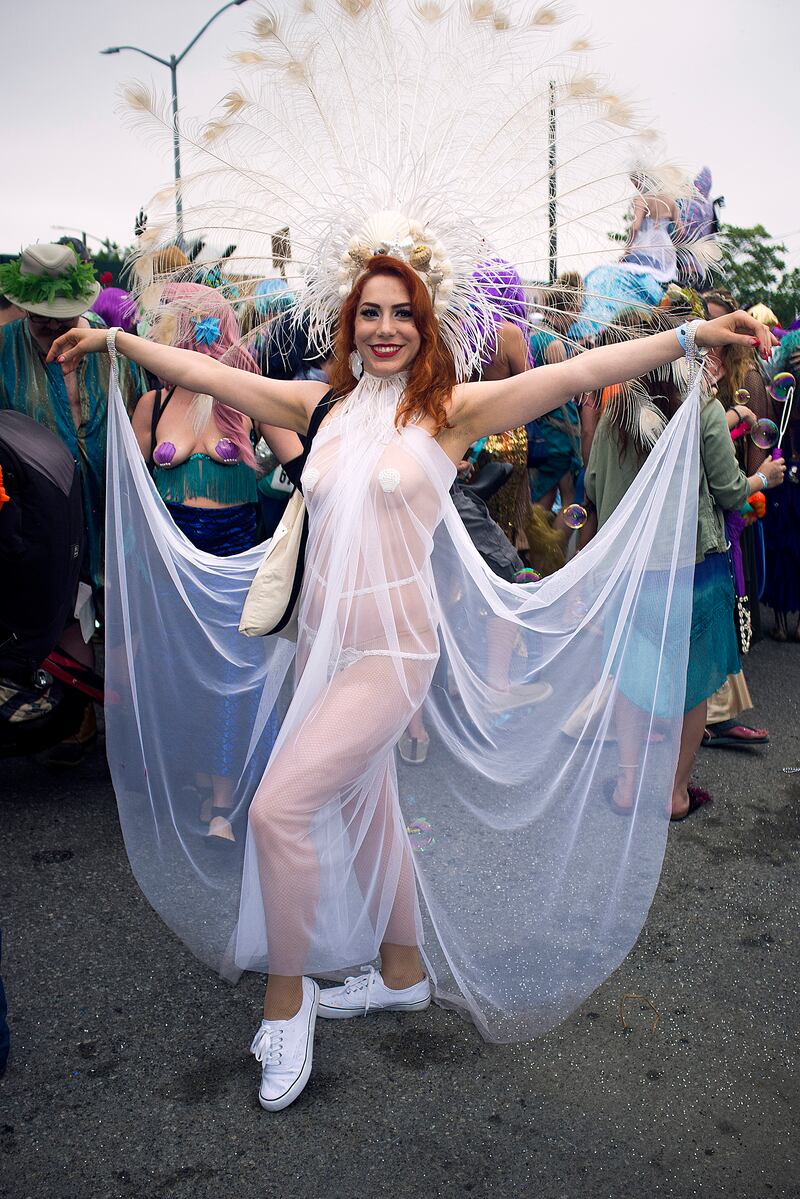 galleries/2015/06/20/seashells-sequins-and-lots-of-glitter-this-years-coney-island-mermaid-parade/150620_mermaid_parade_10_oap58m