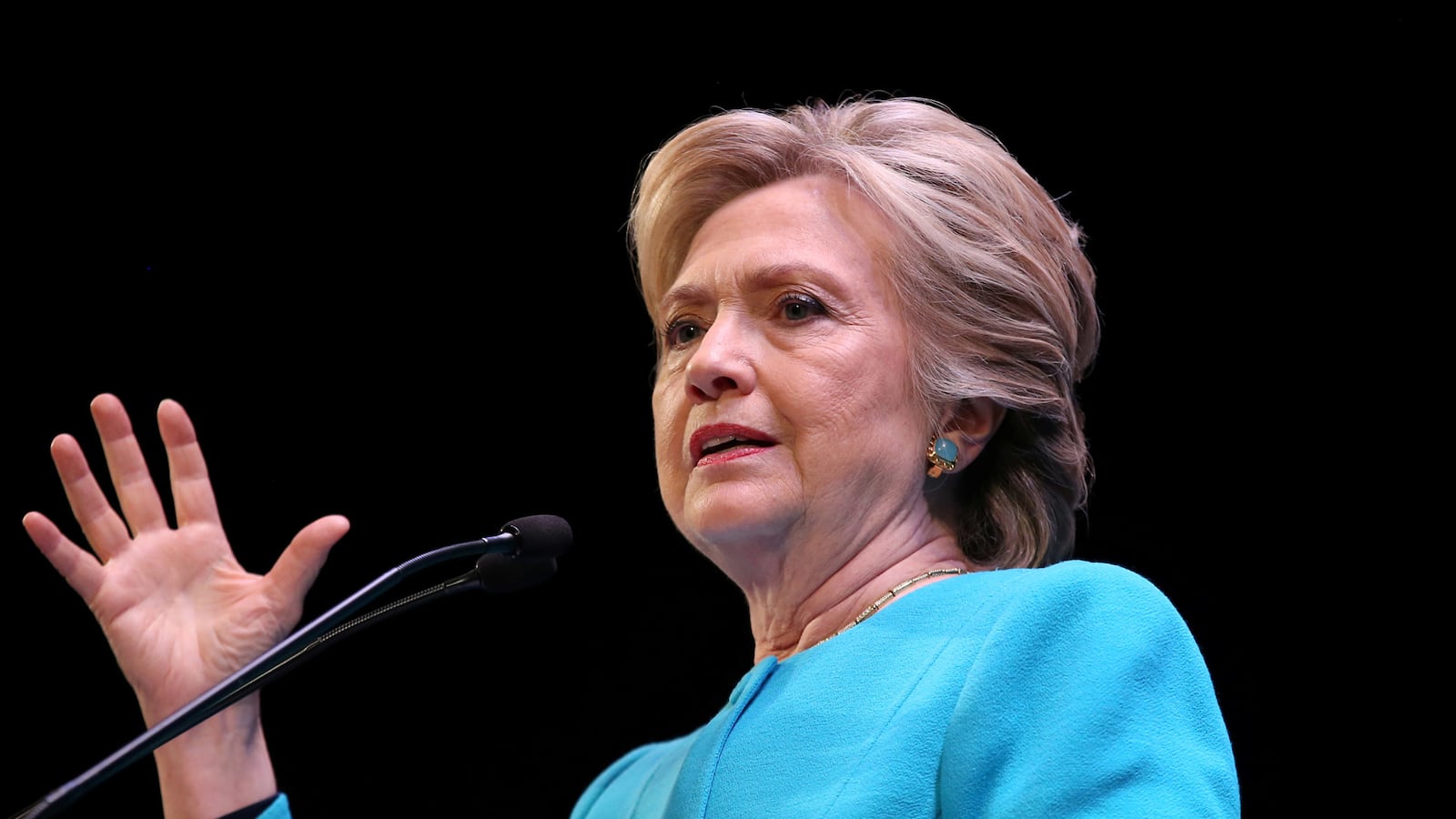 articles/2016/10/15/hillary-clinton-encouraged-rich-bankers-to-influence-politics/161015-Hillary-Cliton-tease_wpzoia