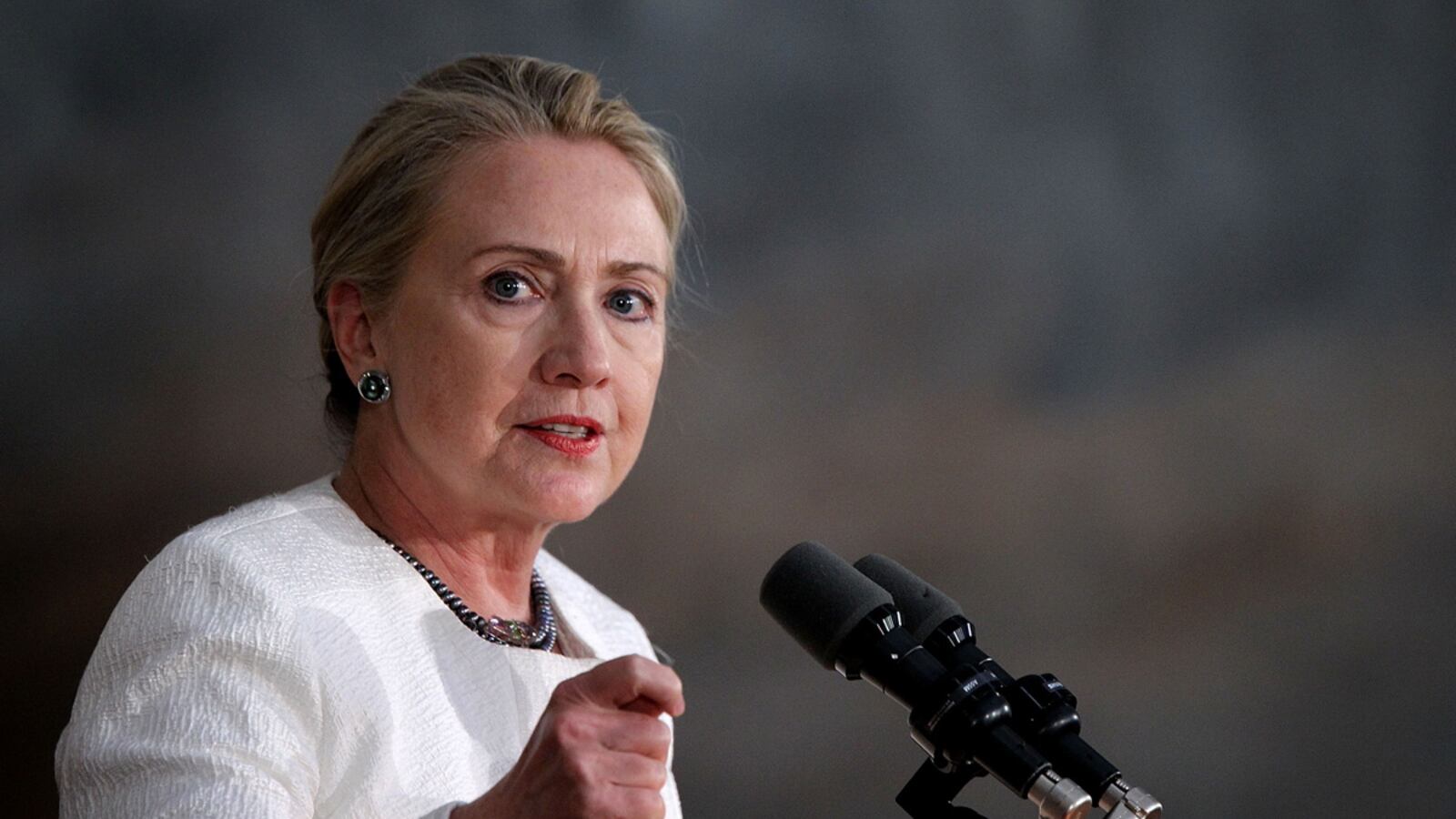 articles/2012/09/20/hillary-clinton-faces-capitol-hill-grilling-on-embassy-security-in-muslim-attacks/hillary-clinton-faces-grilling-clift-tease_siii8n