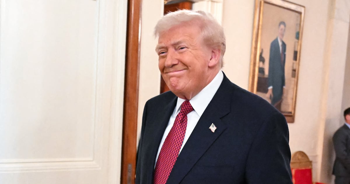 Donald Trump, 79, behauptet bizarrerweise, die USA könnten die Welt „150 ...