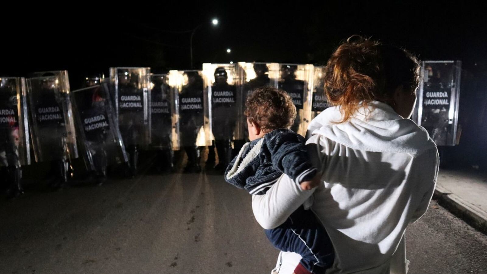 migrant-caravan_qmsmrl