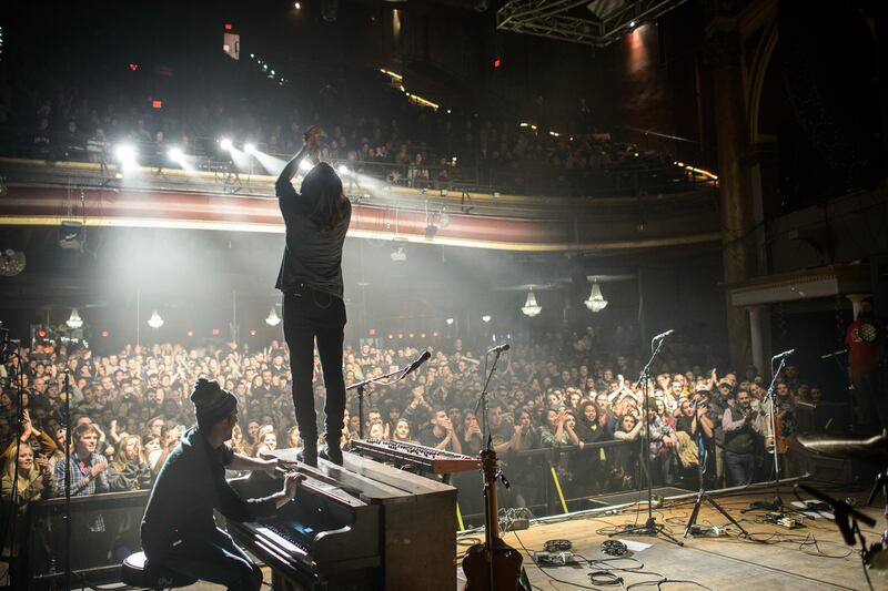 galleries/2014/12/17/doing-it-old-school-on-the-road-with-an-american-band-photos/141215-joiner-heart16_rufltt