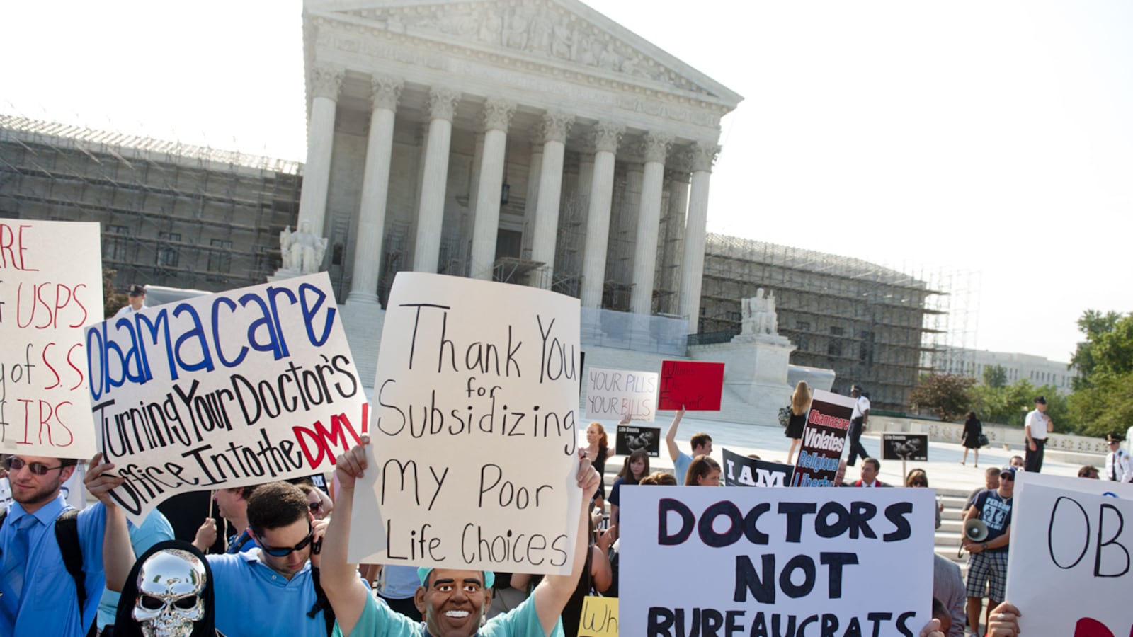 articles/2012/06/28/obamacare-ruling-peter-beinart-on-the-favor-justice-roberts-did-the-right/supreme-court-decision-beinart_nrvesx