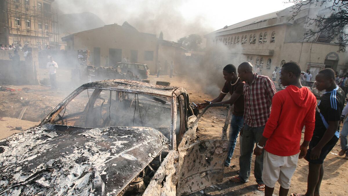 cheats/2011/12/25/bomb-kills-25-at-nigerian-mass/nigeria-bombing-christmas-church-cs_a370o8