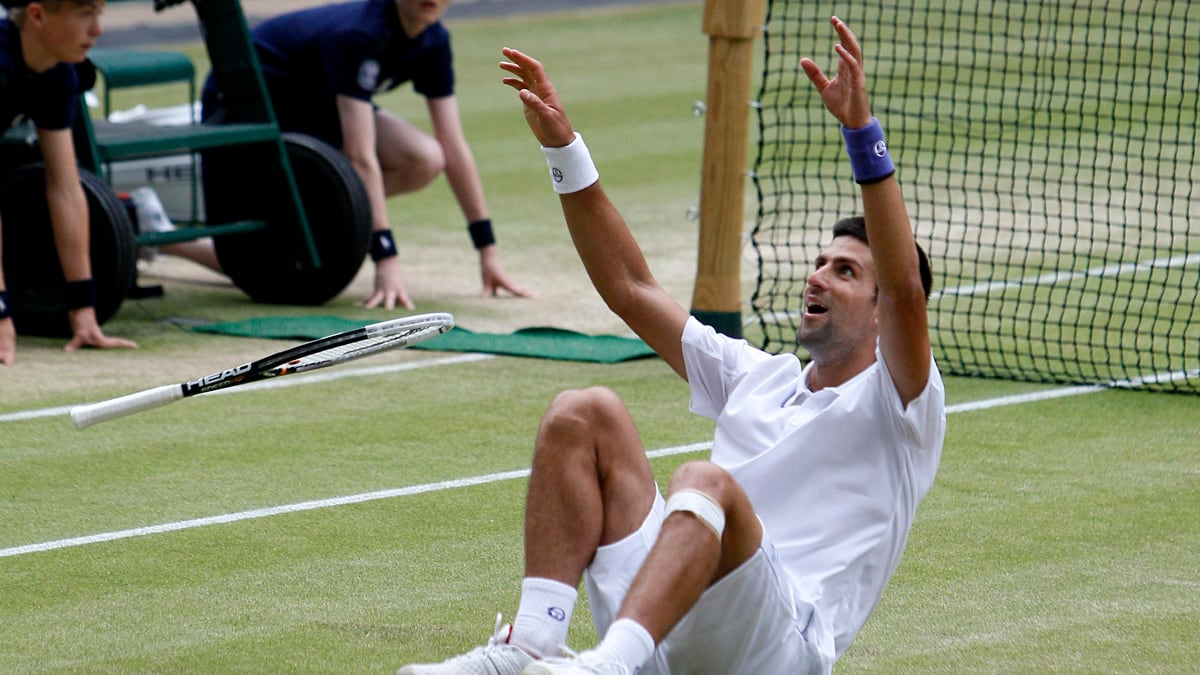 cheats/2011/07/03/djokovic-wins-wimbledon/djokovic-wimbledon-cheat_hluaty