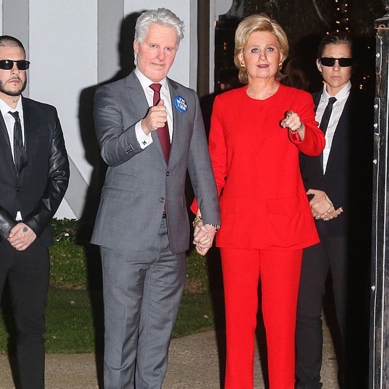 galleries/2015/10/31/best-celebrity-halloween-costumes-2015-photos/161031-Best-celeb-halloween-gal-01_qzcgov