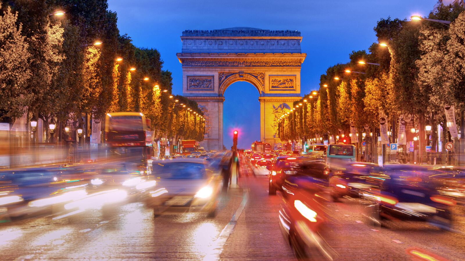 articles/2014/08/18/heist-an-ak-wielding-gang-in-paris-grabs-335-000-from-a-saudi-prince/140818-dickey-paris-heist-tease_osgvyg