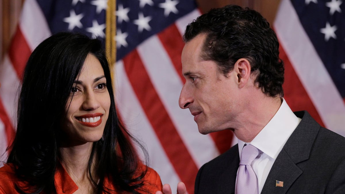 cheats/2011/08/26/weiner-takes-pregnant-wife-to-italy/anthony-weiner-and-wife-cheat_eut0ru