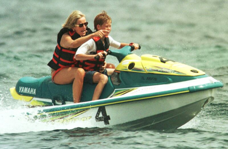 galleries/2010/11/17/prince-harry/prince-harry---13_vgz3ir