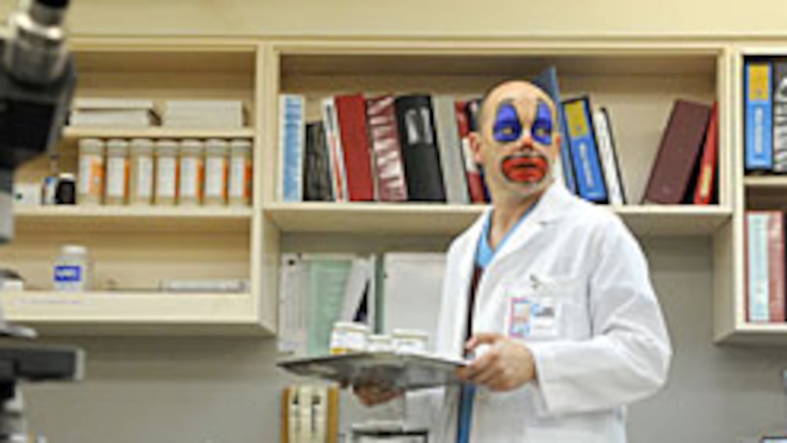 articles/2008/12/09/playing-doctor-with-rob-corddry/rob-corddry_7059_dptobe