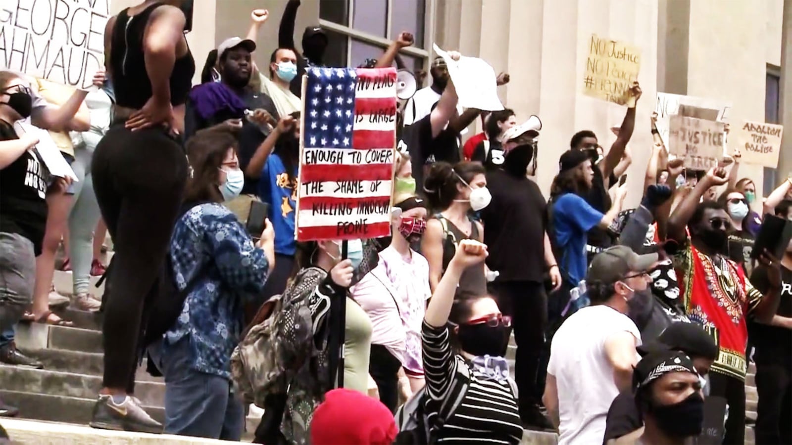 200809-fallon-race-in-ameerica-tease_y5o5so