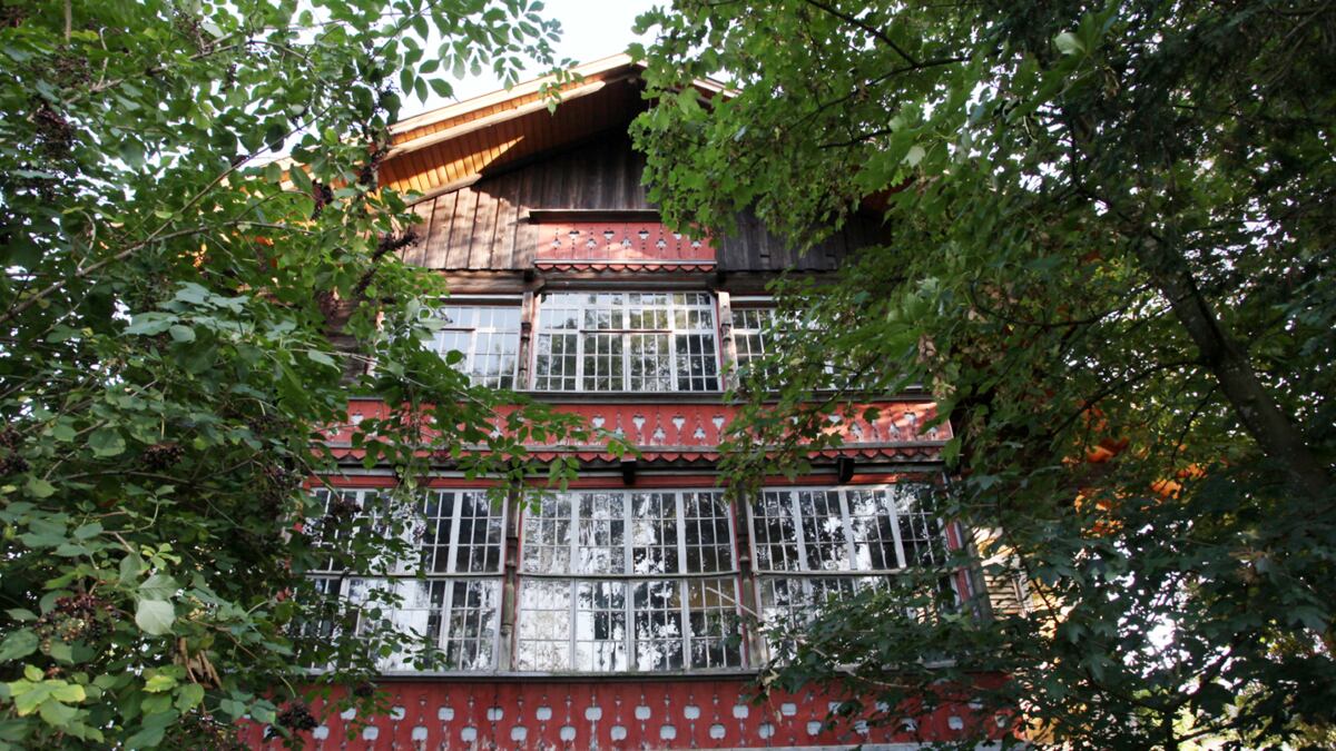 cheats/2011/08/25/new-incest-case-disturbs-austria/austria-abuse-cheat_bae8fq