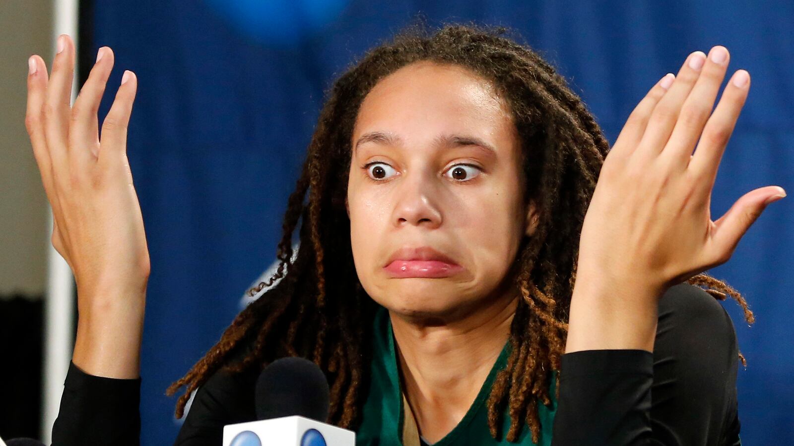 cheats/2013/04/04/brittney-griner-to-mark-cuban-call-me/130404-griner-cuban-nba-cheat_xkigzm