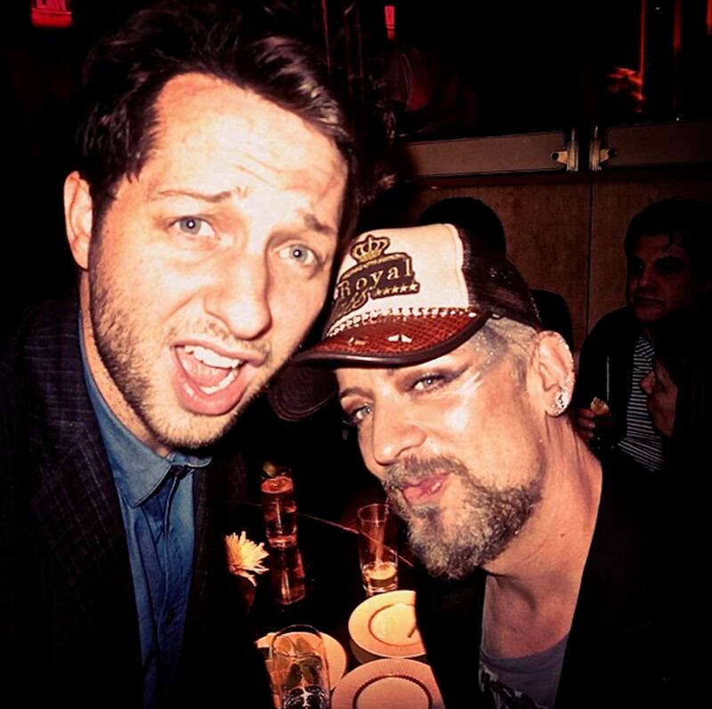 galleries/2014/04/27/from-beyonce-to-lupita-nyong-o-the-11-best-fashion-instagrams/140425-Derek-Blasberg-selfie_jg8iqh