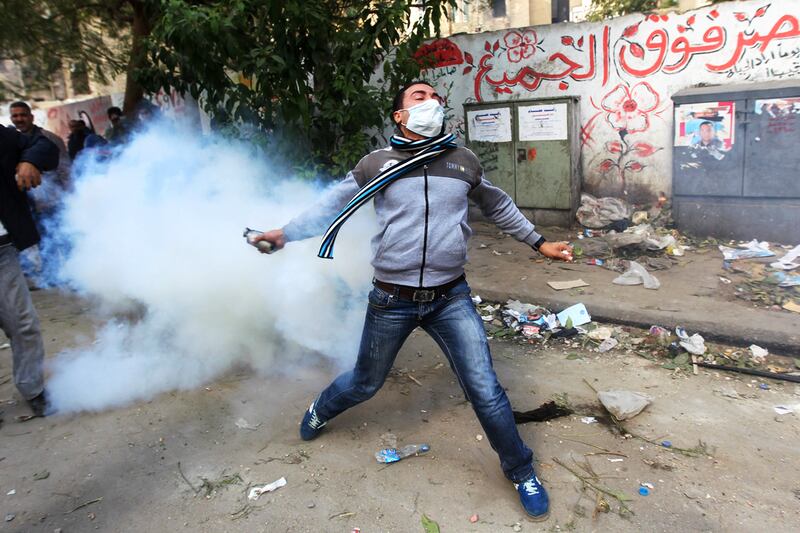 articles/2011/11/20/egypt-in-chaos-as-protesters-call-for-military-council-to-transfer-power/is-egypt-military-losing-control-giglio_ipblia