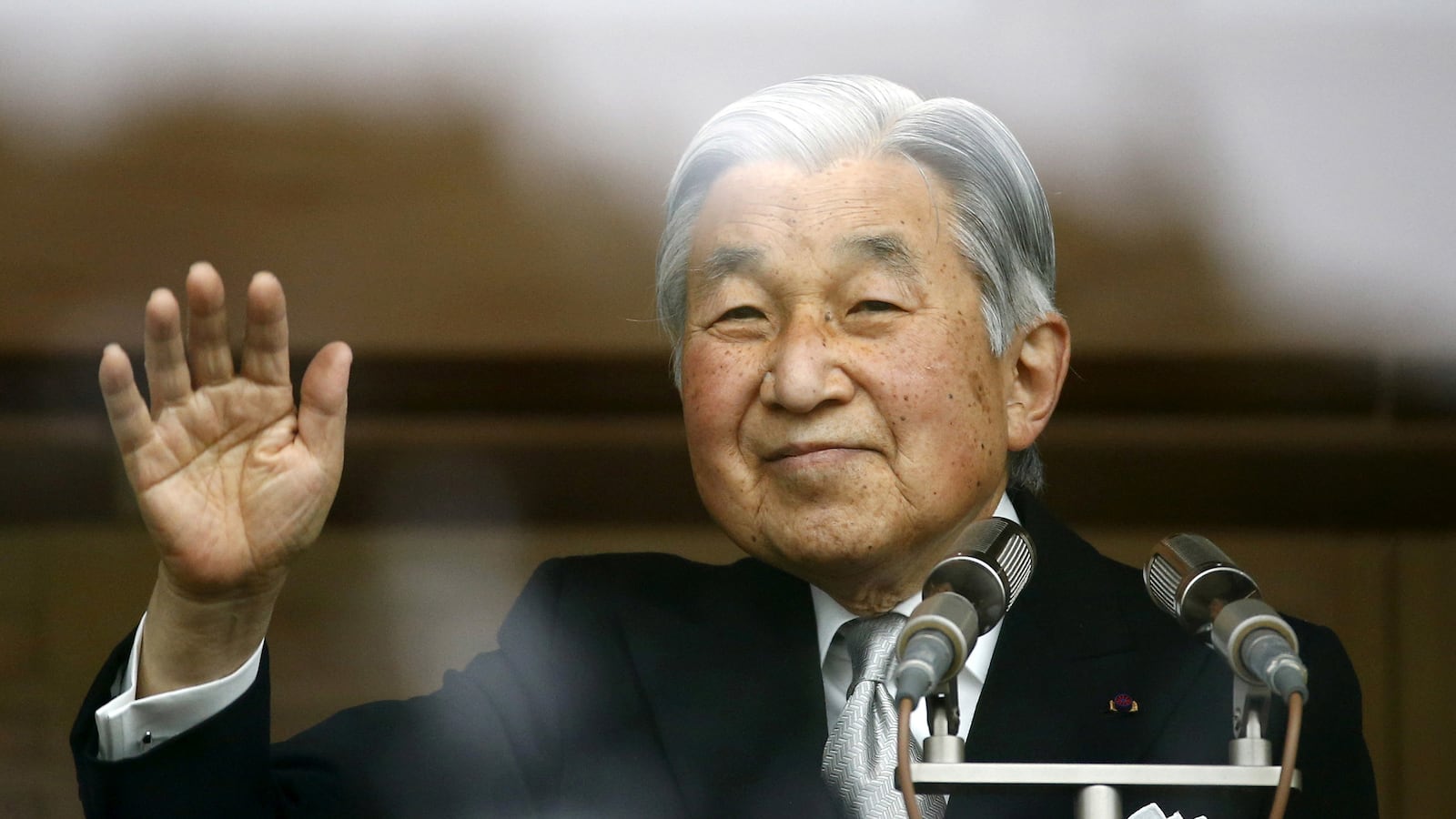 articles/2016/08/08/the-emperor-strikes-back-japan-s-monarch-takes-on-imperialist-abe/160808-adelstein-japan-emperor-tease_cnlrkl