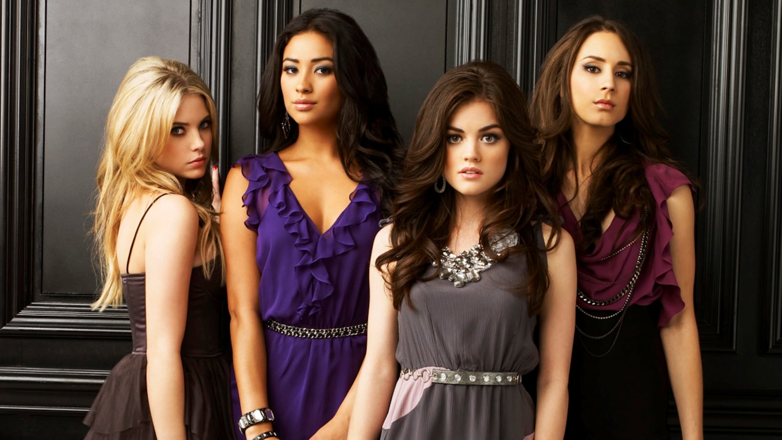 articles/2011/06/14/pretty-little-liars-student-teacher-love-story/pretty-little-liars-etkin_f0owez