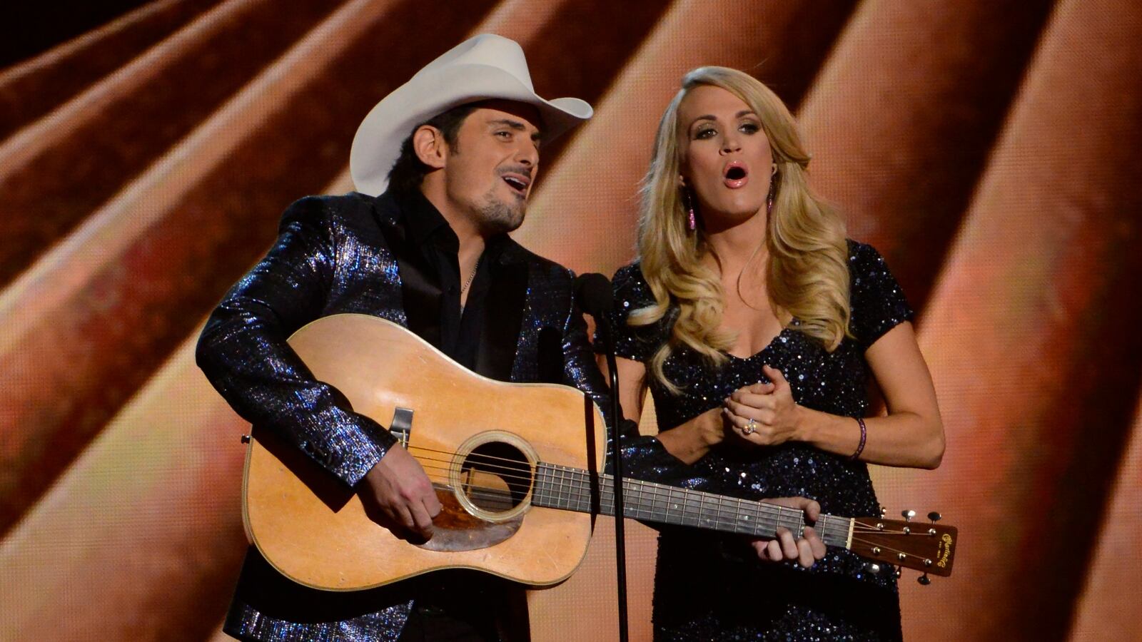 articles/2015/11/04/how-to-watch-the-2015-country-music-awards-live-online/151104-cma-cheat_mysot5