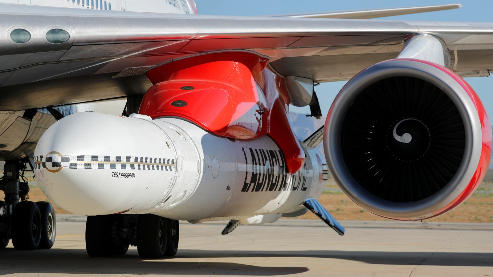 2019-07-10T193520Z_1644963390_RC11525D3060_RTRMADP_3_SPACE-EXPLORATION-VIRGIN_y1wdj2