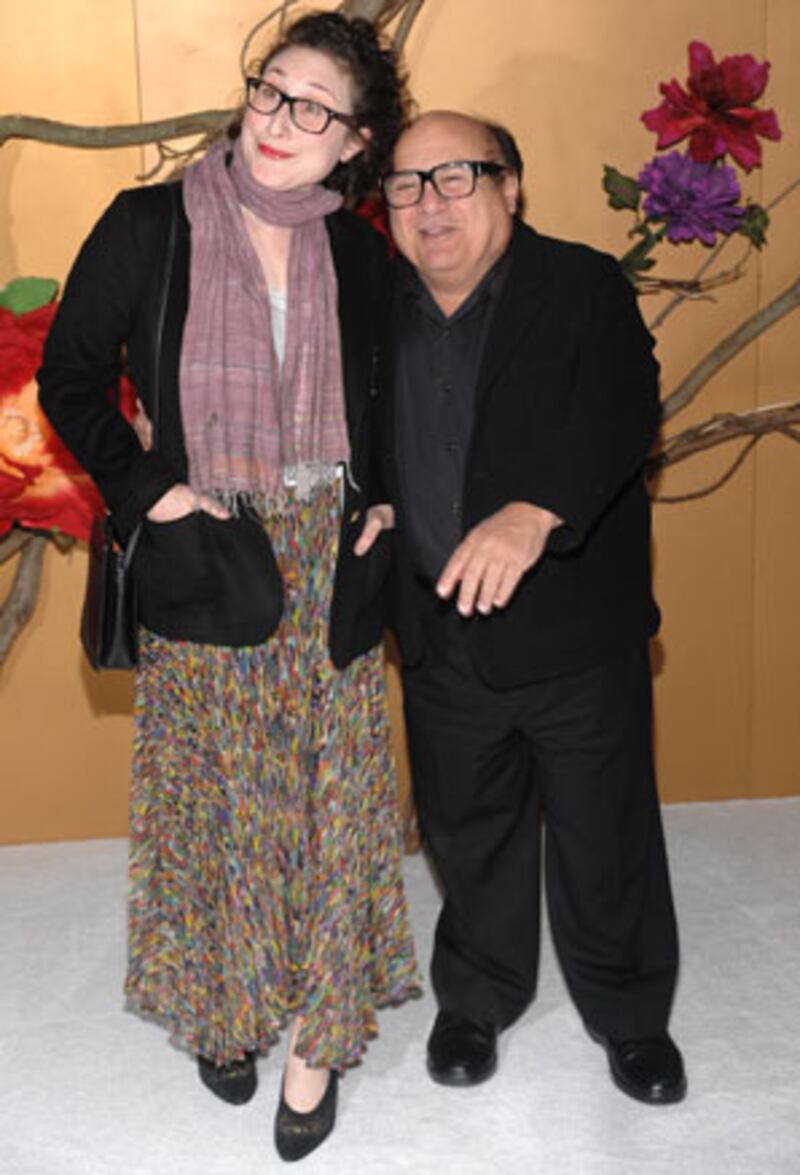 galleries/2009/11/18/tribute-to-tim-burton/red-carpet---devito_qipa0y