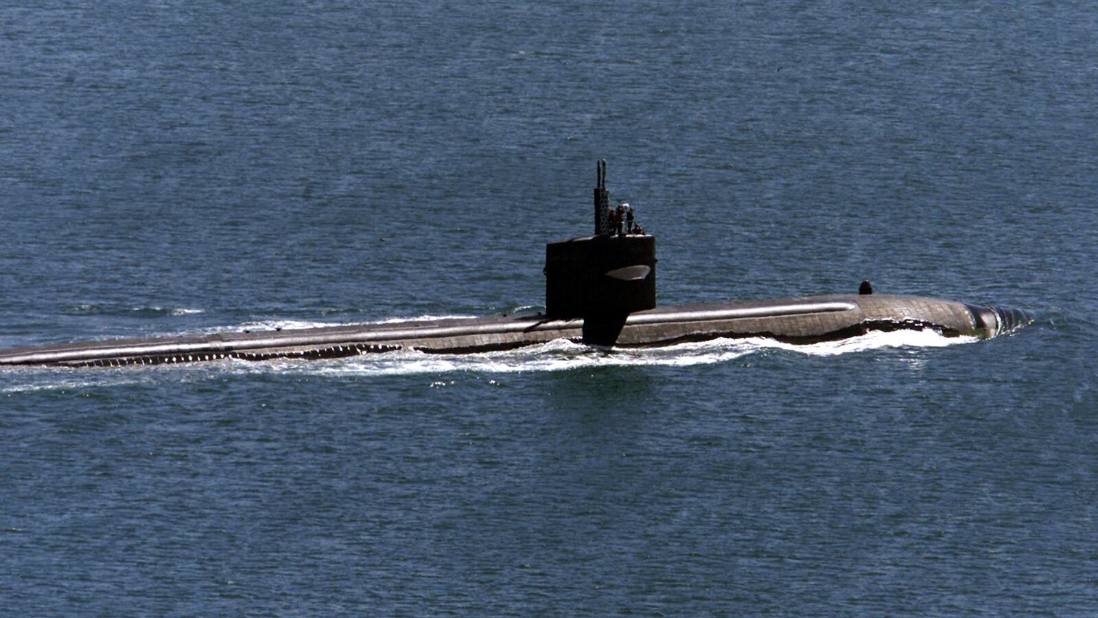 2001-09-13T120000Z_2088494125_PBEAHUKXYAS_RTRMADP_3_US-NAVY_tr8ldv