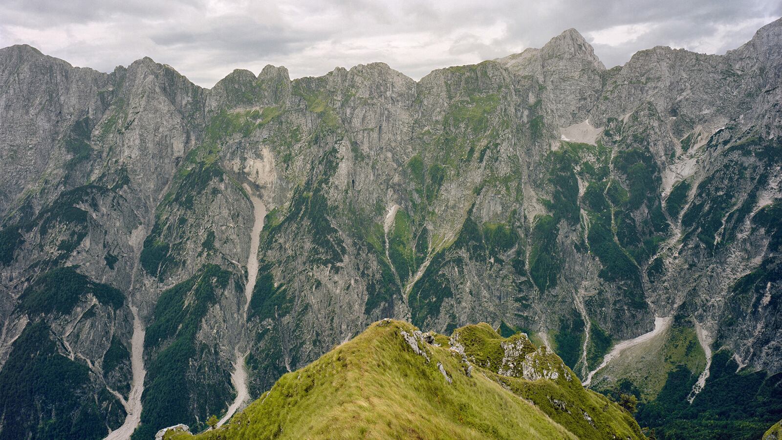 galleries/2014/12/25/the-alps-as-you-ve-never-seen-them-before/141216-alpine-landscapes-tease_g96xdm