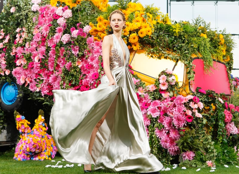 galleries/2010/10/06/paris-fashion-week-wrap/paris-fashion-week-106---ungaro_bq661c