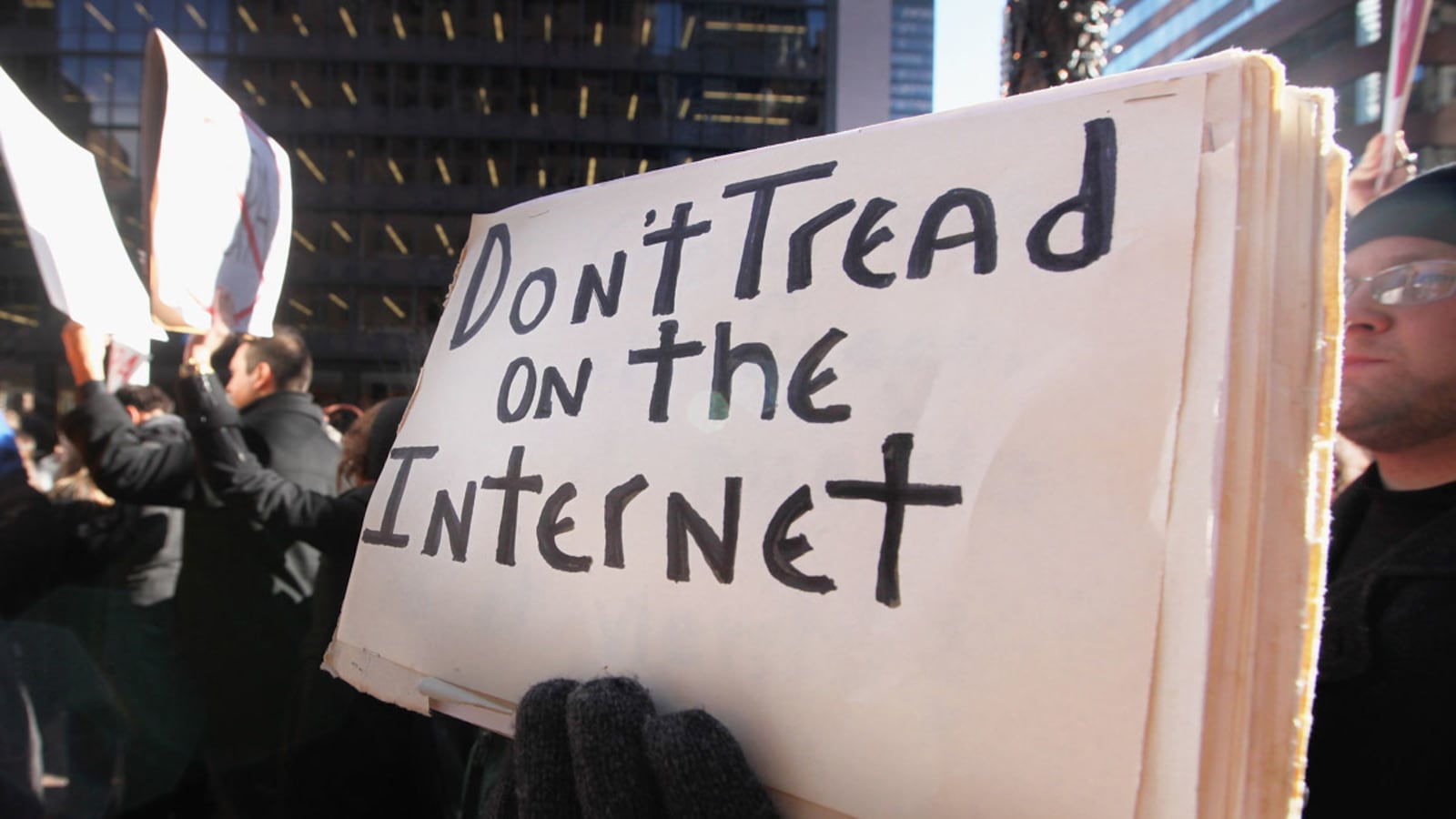 cheats/2012/03/07/5-alleged-anonymous-members-charged/sopa-protest-cs_lpexuv