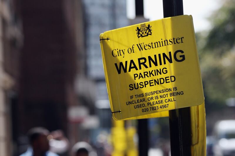 articles/2013/07/01/photographers-begin-setting-up-outside-hospital-for-kate-middleton-baby-birth/kate-parking_f2s9kc