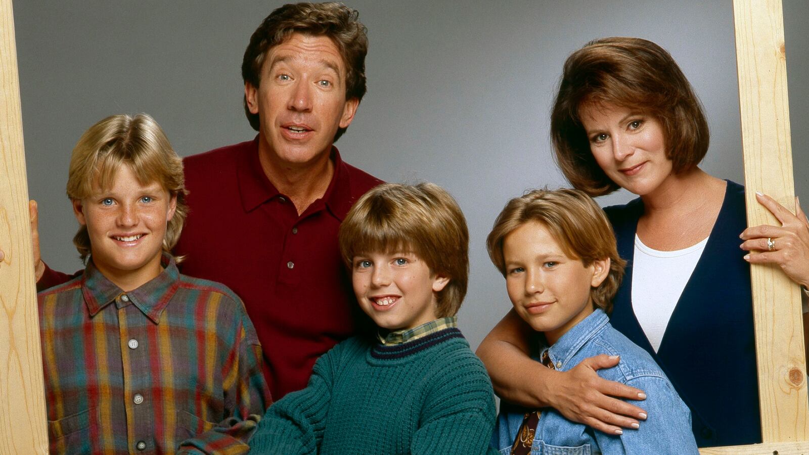 HOME IMPROVEMENT - Season 4
ZACHERY TY BRYAN;TIM ALLEN;TARAN NOAH SMITH;JONATHAN TAYLOR THOMAS;PATRICIA RICHARDSON