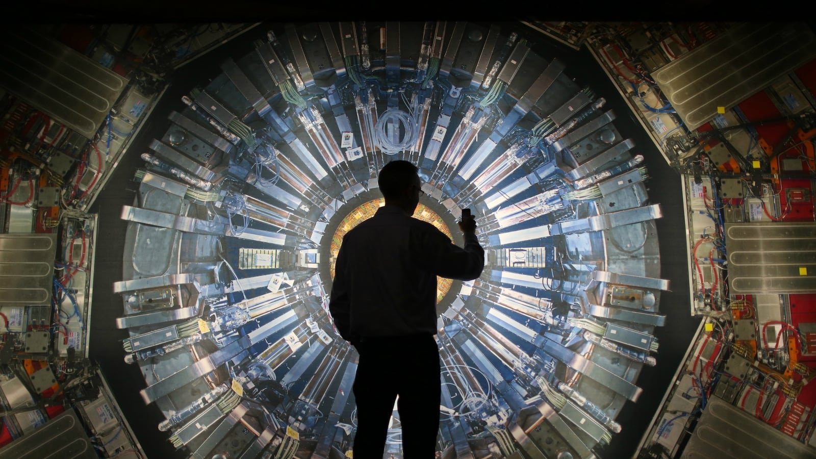 cheats/2014/11/19/scientists-discover-2-new-particles/141119-CERN-cheat_jdvrtr