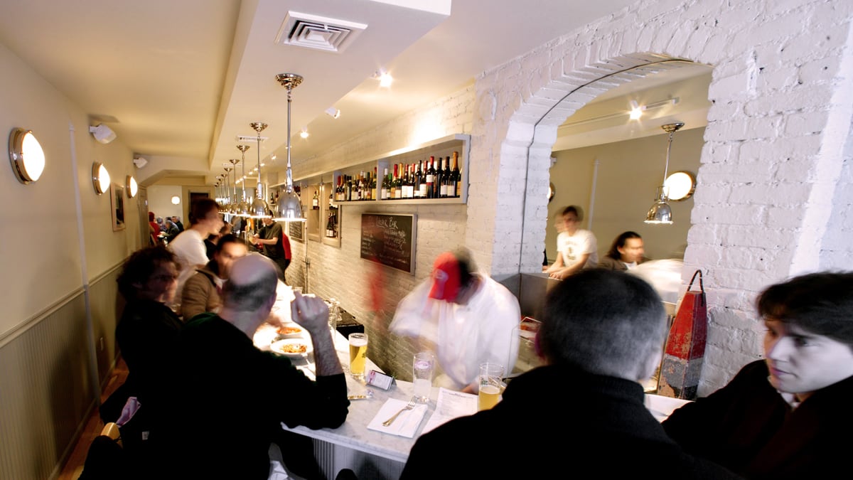 articles/2012/09/08/in-the-knockoff-economy-the-upside-to-ripping-off-others-ideas/restaurant-knockoff-economy_ldjudf