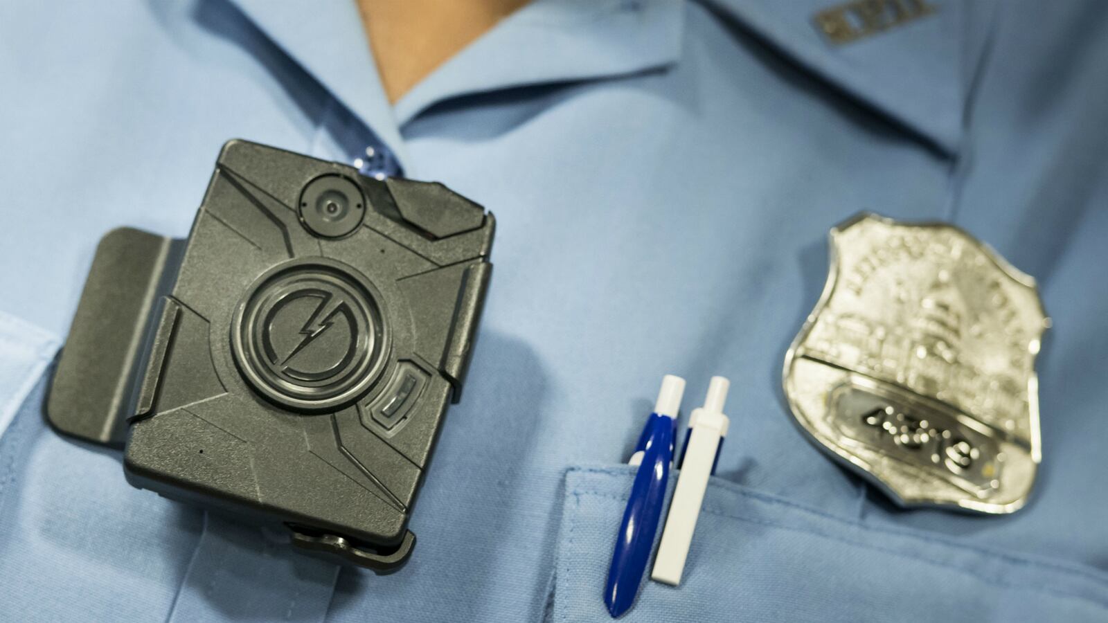 cheats/2014/12/01/obama-proposes-75m-for-body-cameras/141201-bodycam-cheat_kshhb6