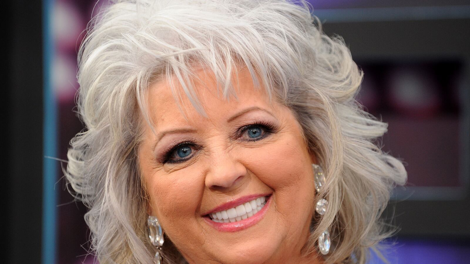 cheats/2013/08/24/paula-deen-settles-lawsuit/130824-paula-deen-cheat_isyl3k