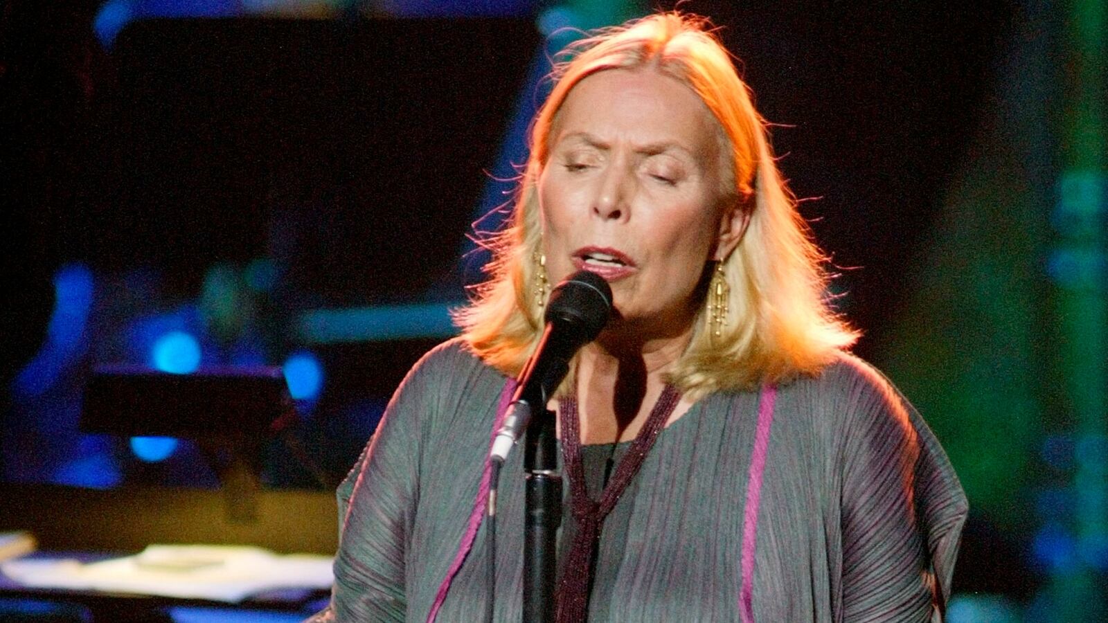 cheats/2015/06/28/joni-mitchell-speaking-after-aneurysm/150627-joni-mitchell-cheat_ylcybd