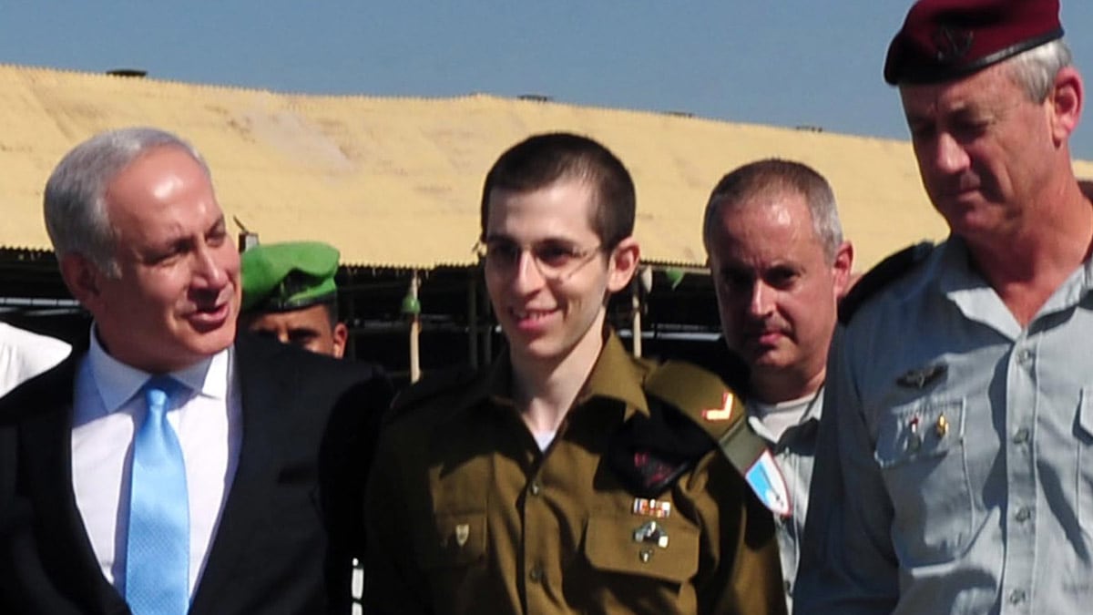 cheats/2011/10/19/gilad-shalit-deal-israel-s-crazy-honorable-move/gilad-shalit-freed-celebration-cheat_rnb4zd