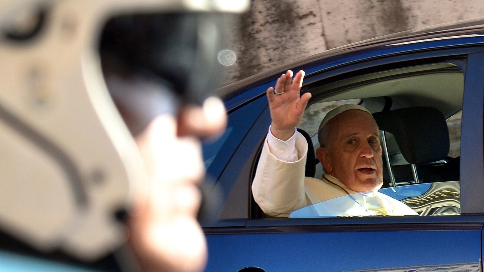 cheats/2014/08/19/pope-expects-to-live-2-3-more-years/140819-pope-francis-cheat_i6vbxg